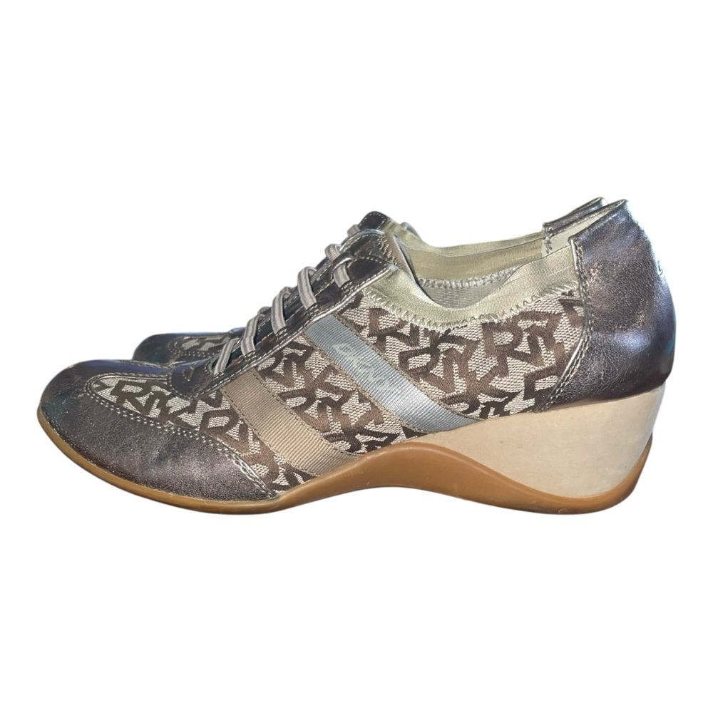 Vintage DKNY women’s brown wedge athletic shoes sneakers size : 7.5